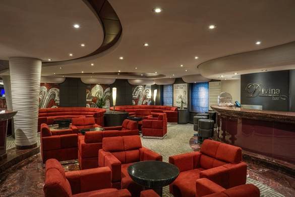 MSC Cruises MSC Divina MSC Divina Bar - Credits - MSC Rights - Ivan Sarfatti 2.jpg